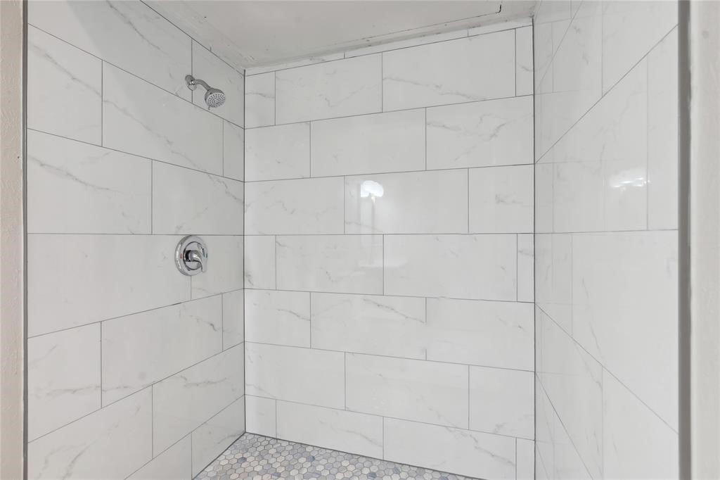 556 Hawthorne Drive Allen TX 75002