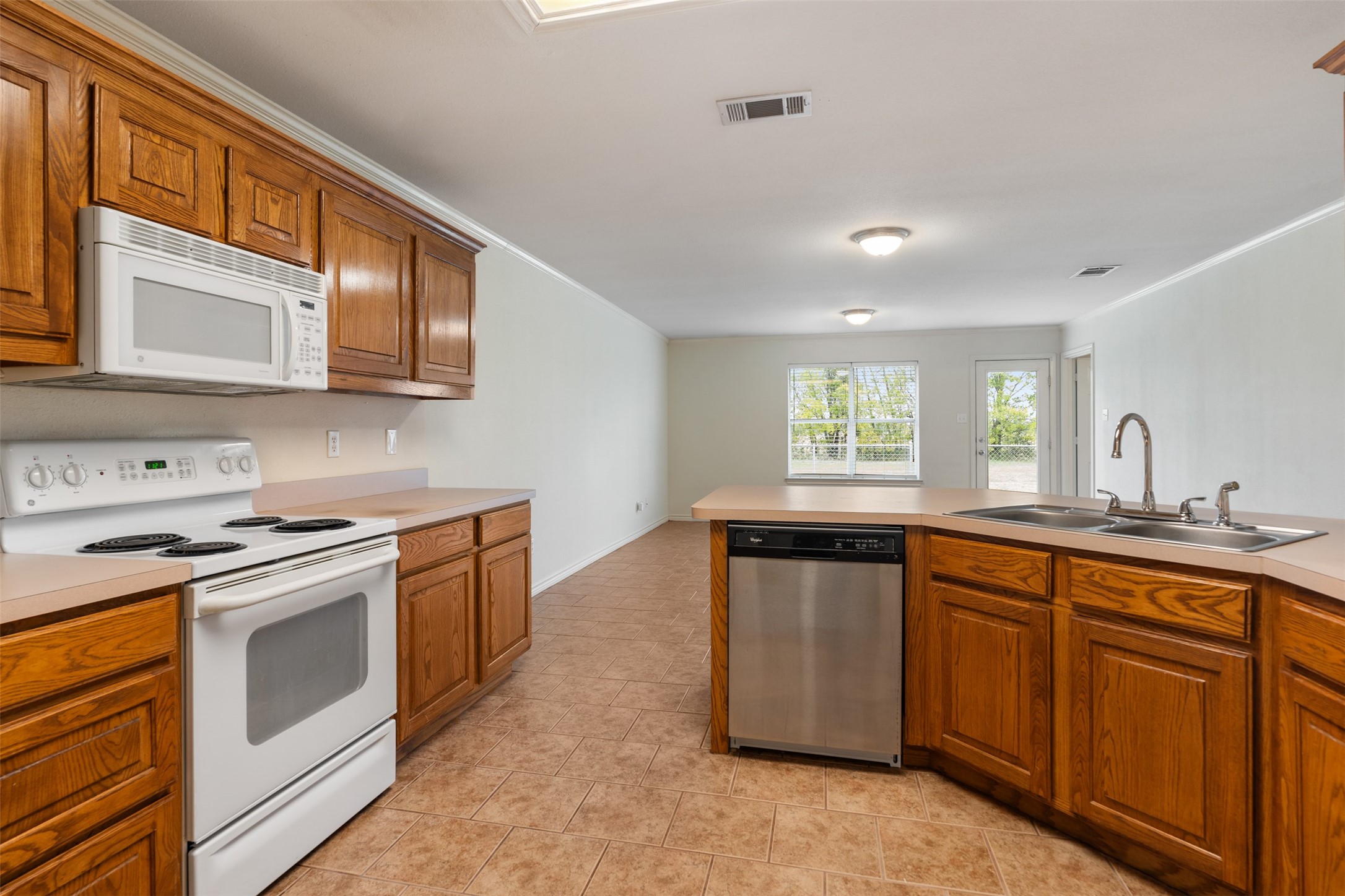 406 B Andrew Drive Mabank TX 75147