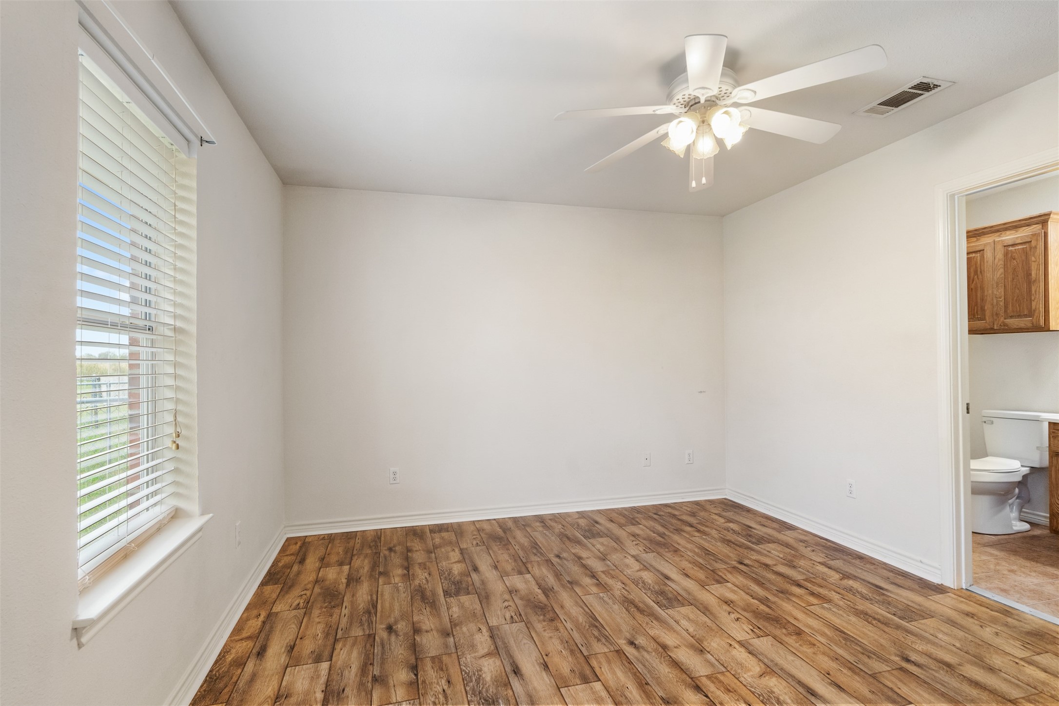 406 B Andrew Drive Mabank TX 75147