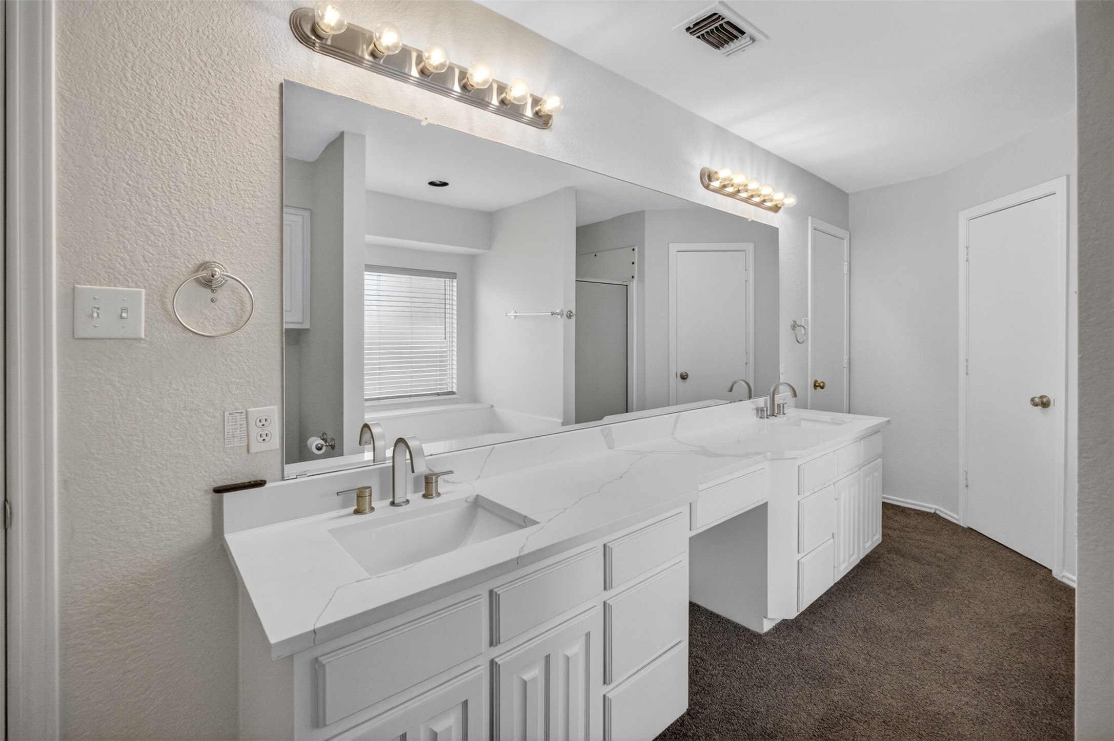 1009 Mccoy Drive Irving TX 75062