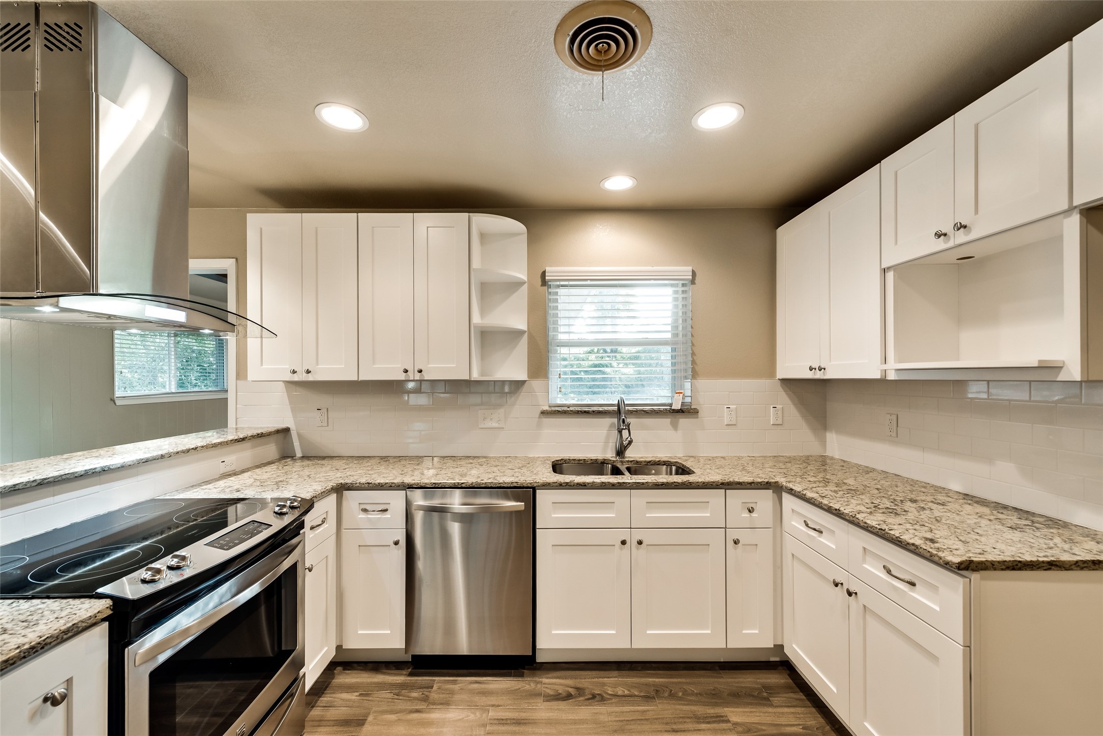 2817 Blackwood Drive Arlington TX 76013