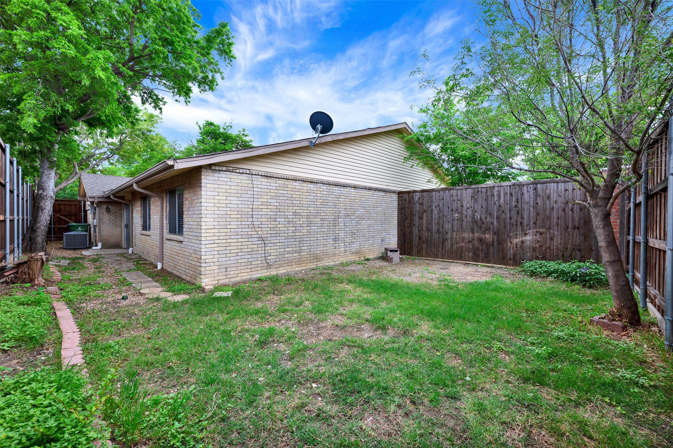 2655 Via Cordova Carrollton TX 75006