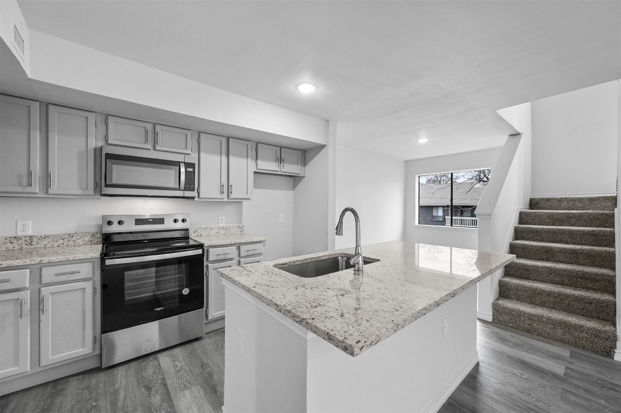 9825 Walnut Street Dallas TX 75243
