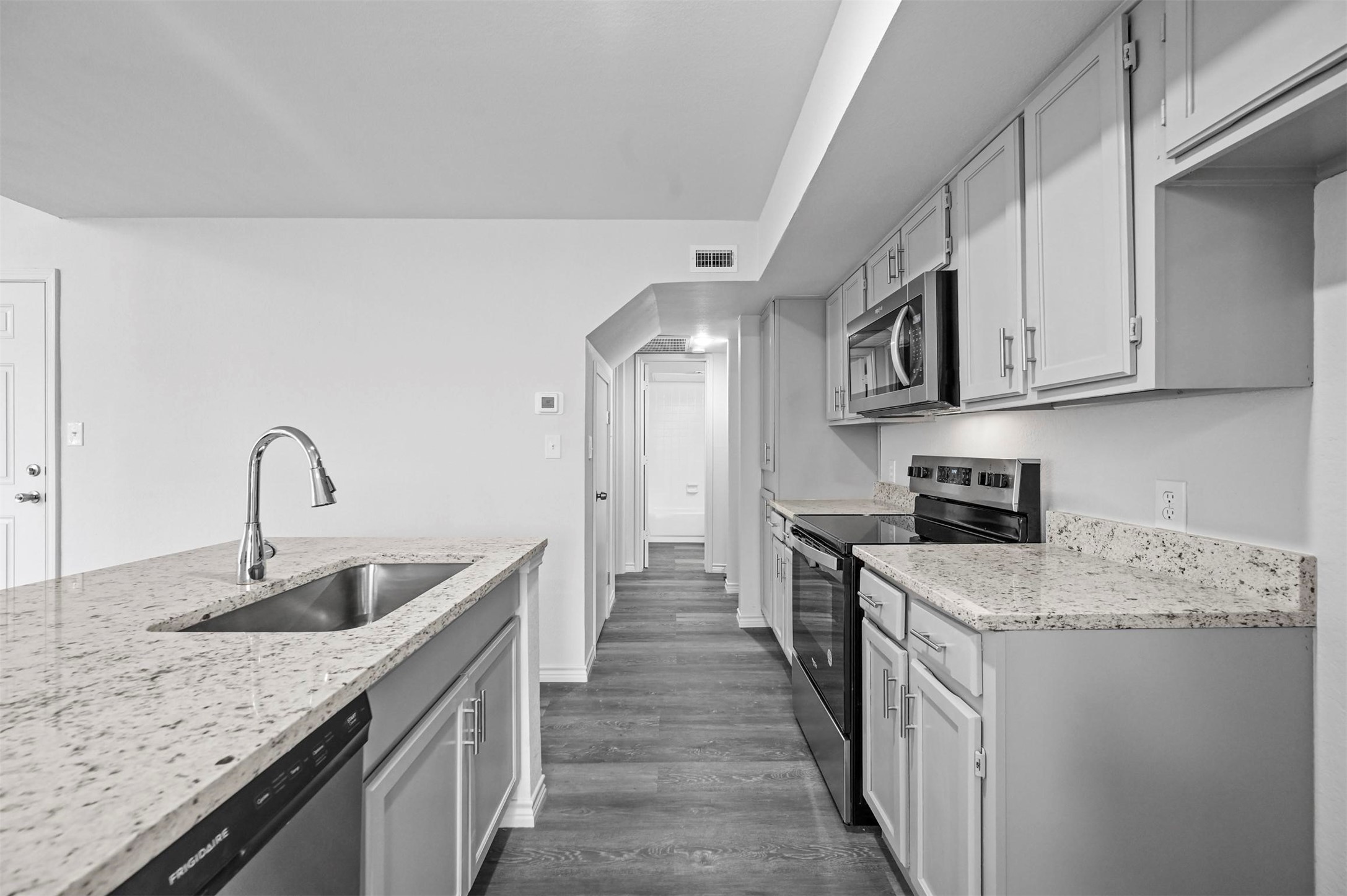 9825 Walnut Street Dallas TX 75243