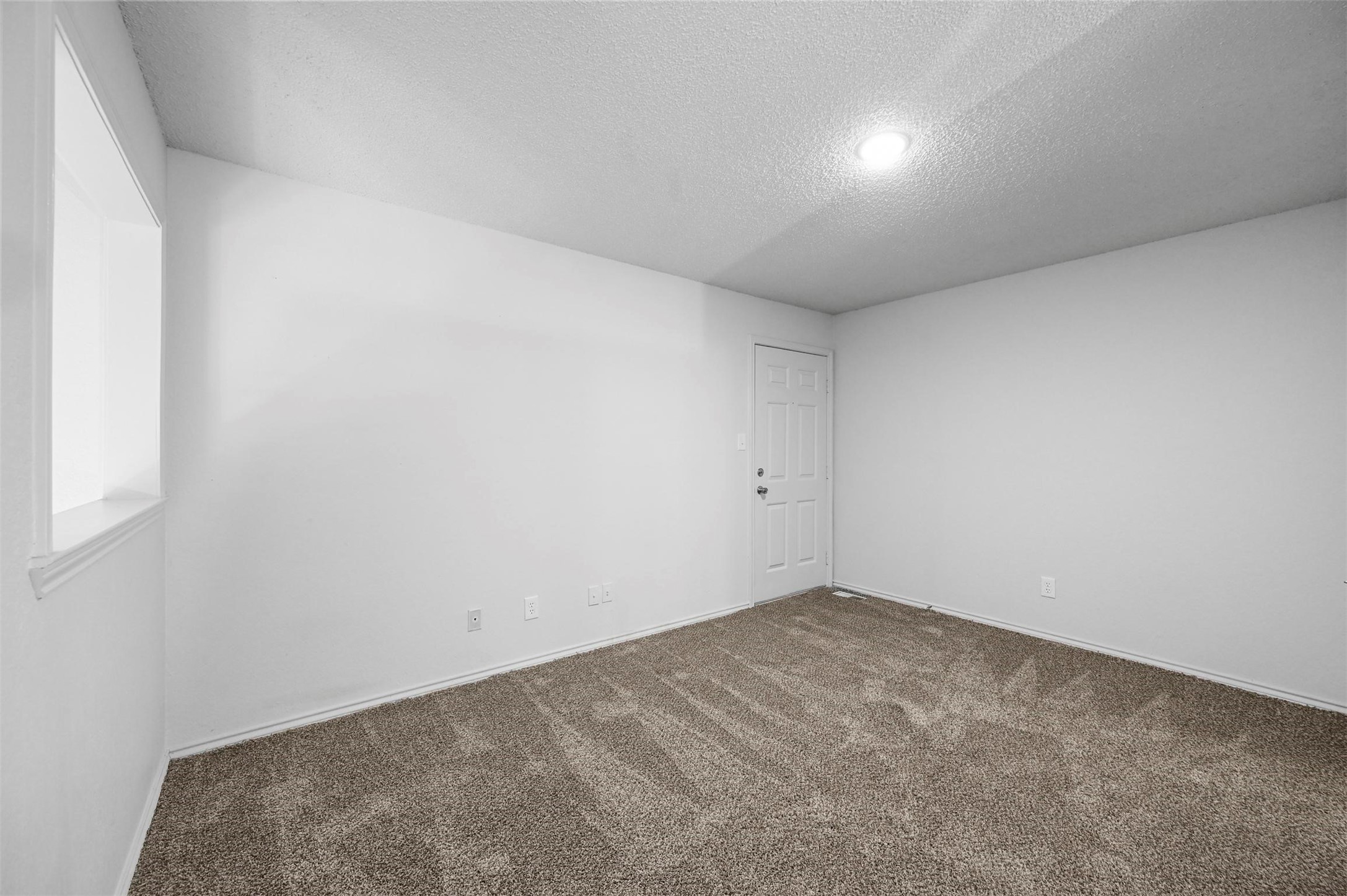 9825 Walnut Street Dallas TX 75243