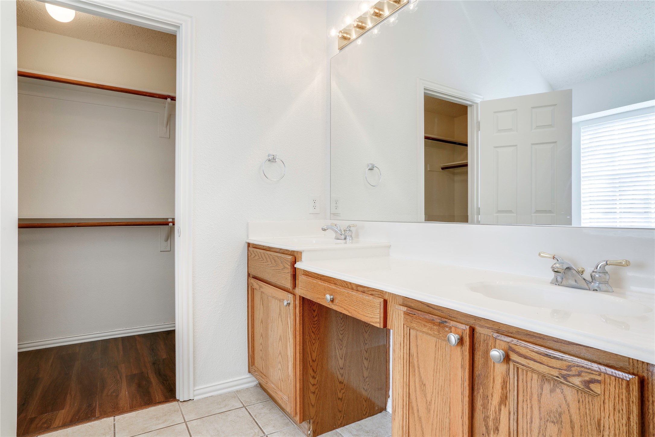 8611 Ironwood Drive Irving TX 75063