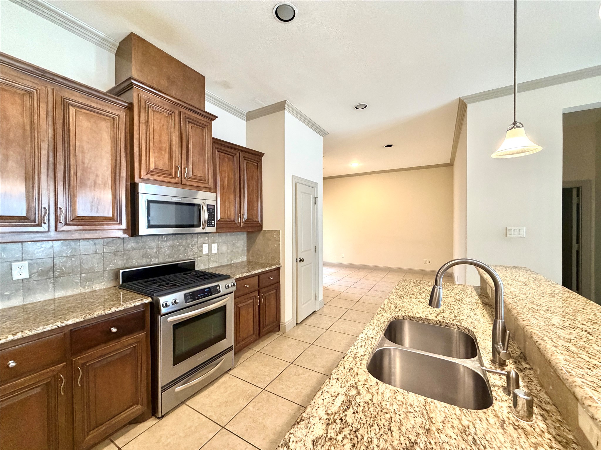 10555 Steinbeck Lane Irving TX 75063