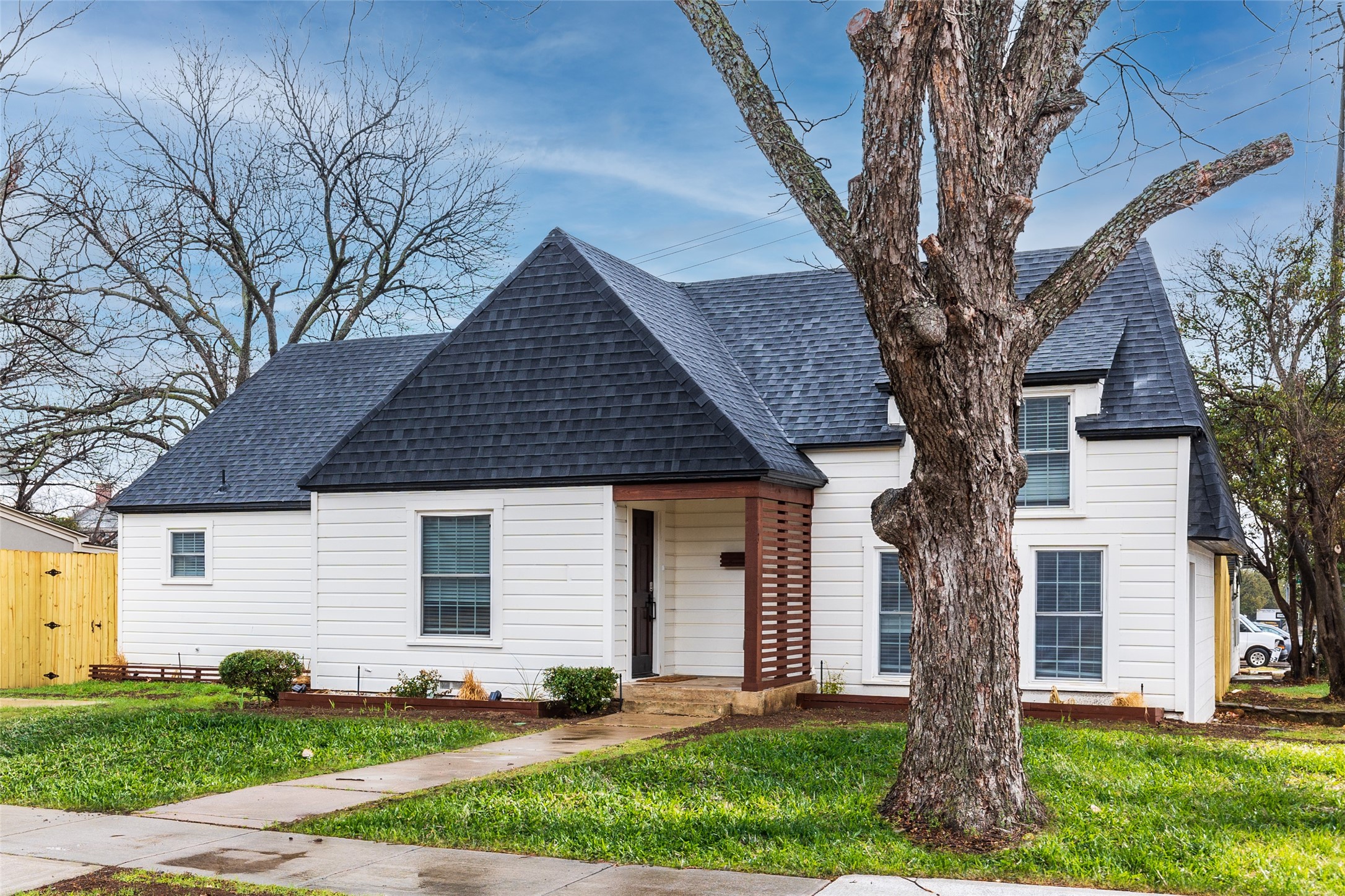 4535 Calmont Avenue Fort Worth TX 76107