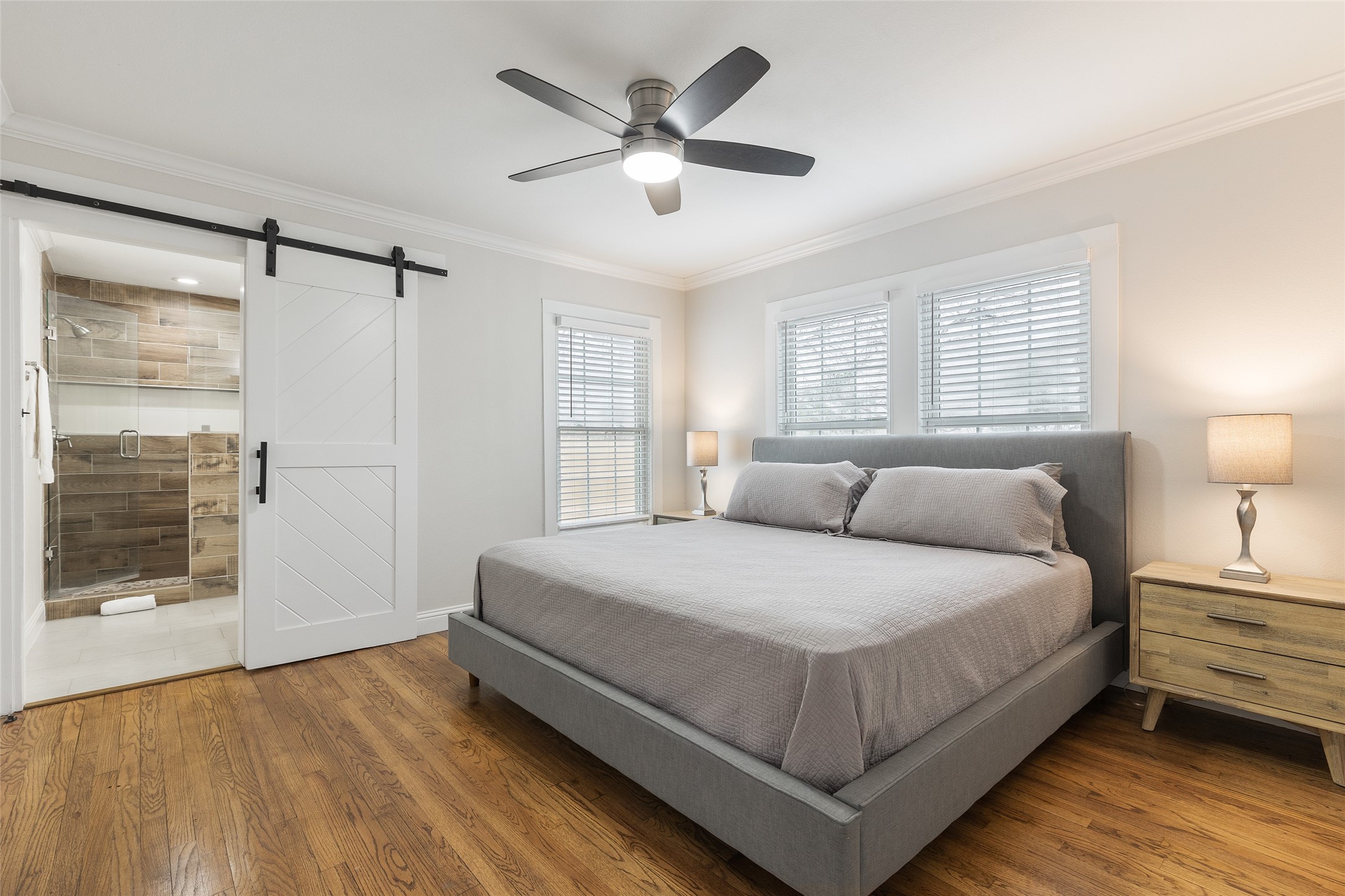 4535 Calmont Avenue Fort Worth TX 76107