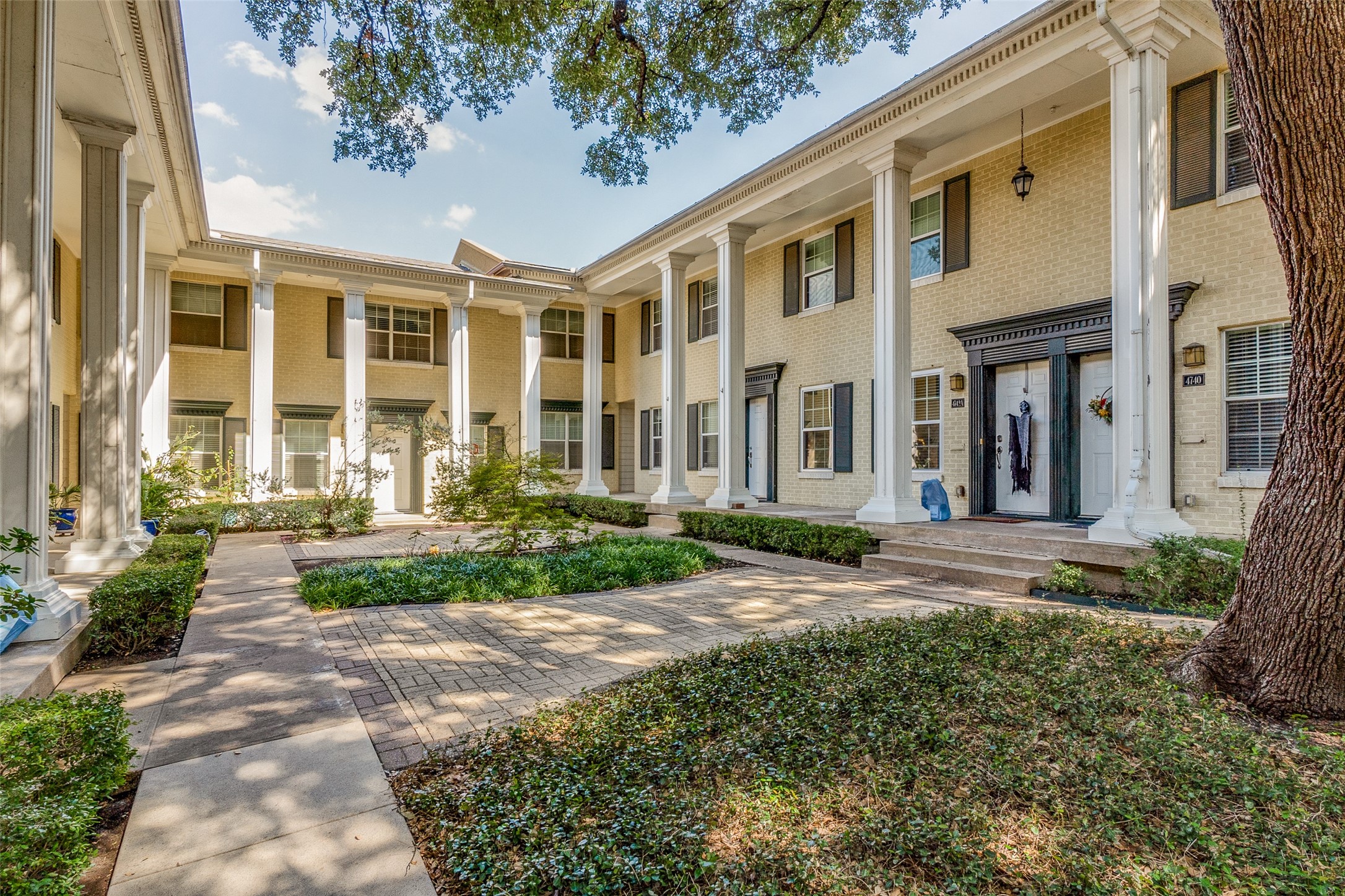 4744 Bradford Drive Dallas TX 75219