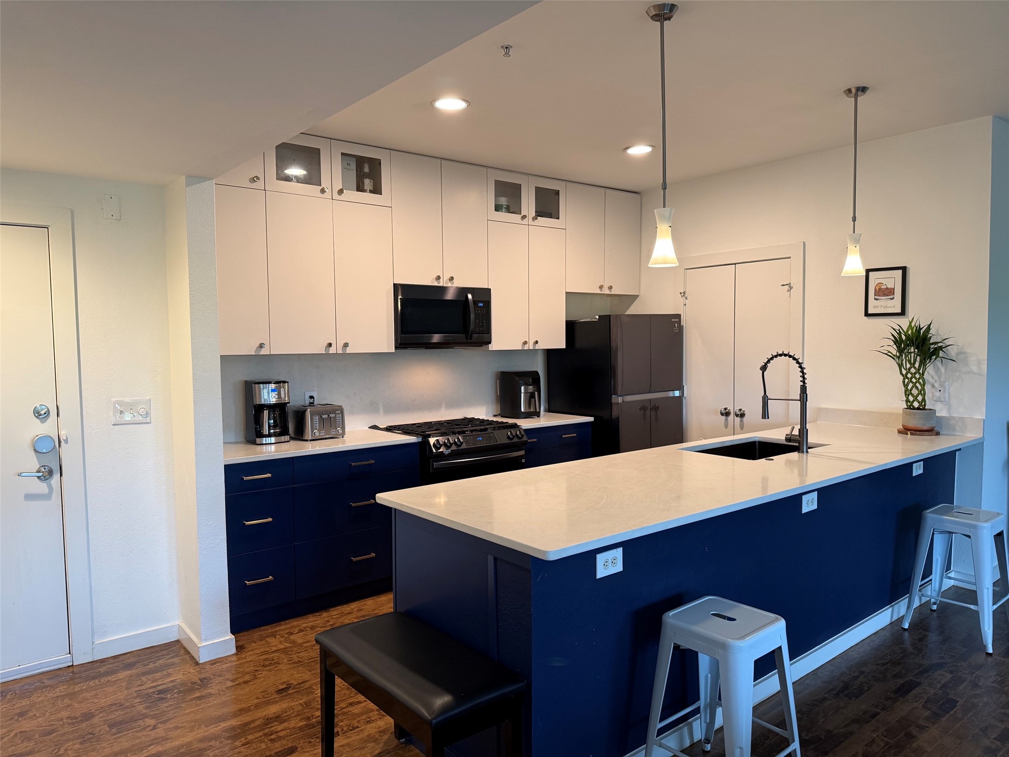 4108 Office Parkway Dallas TX 75204