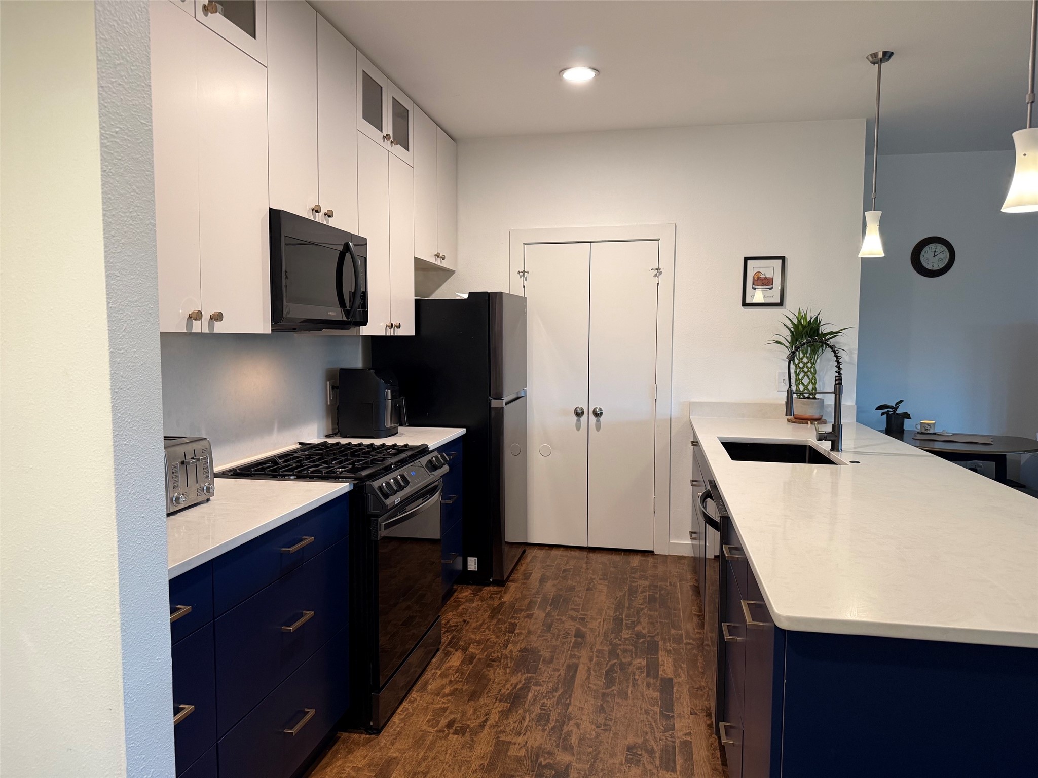 4108 Office Parkway Dallas TX 75204