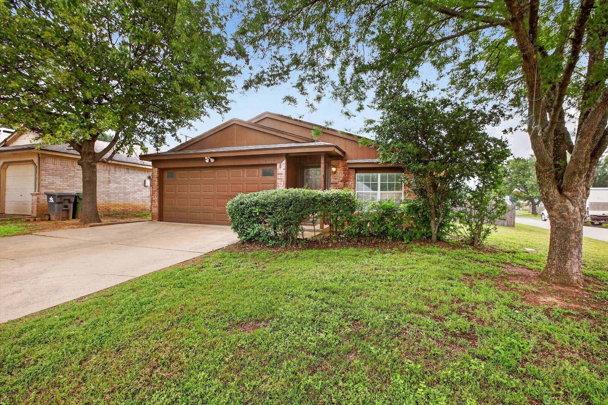 5009 Stage West Drive Arlington TX 76017
