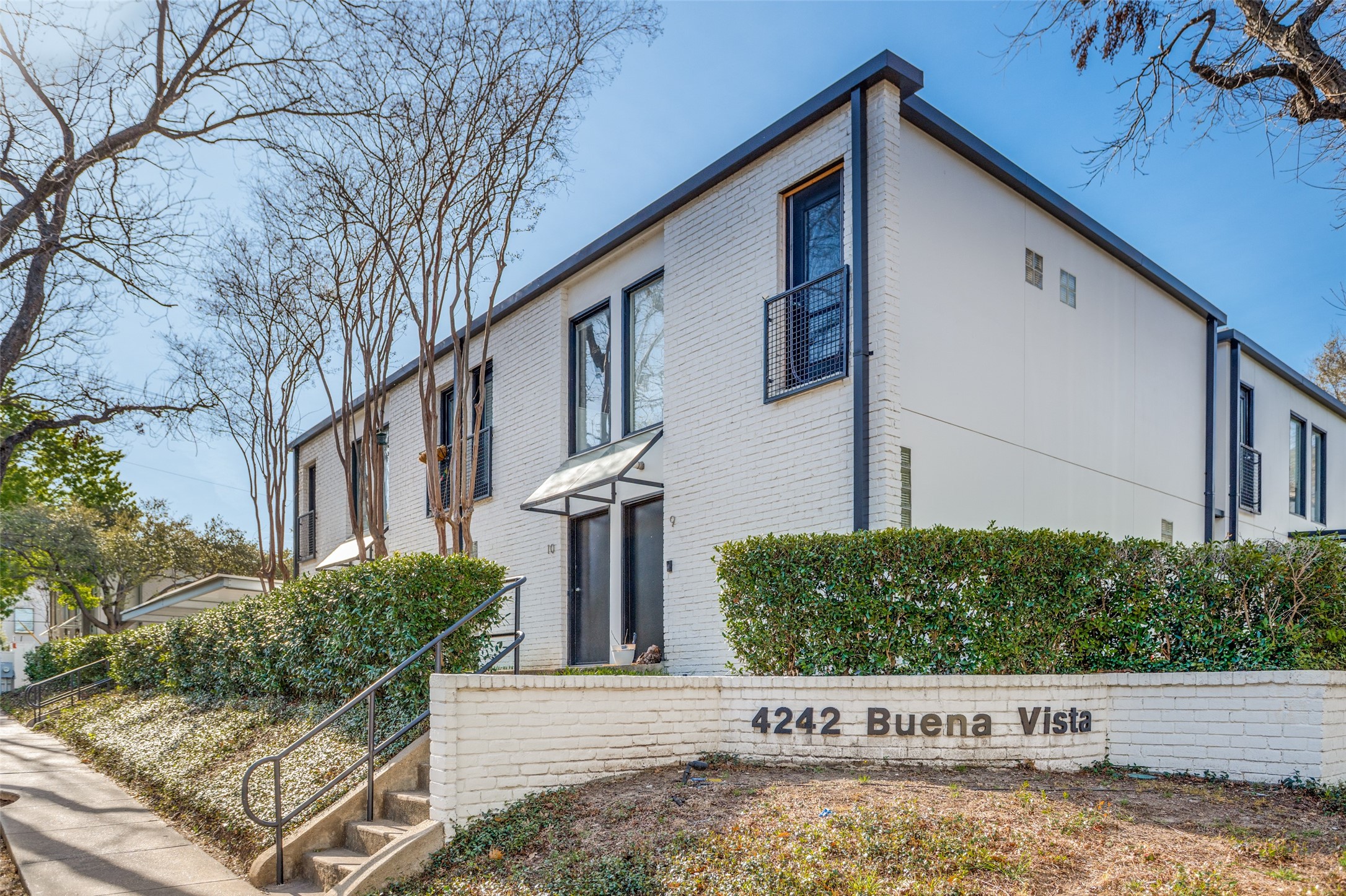 4242 Buena Vista Street Dallas TX 75205