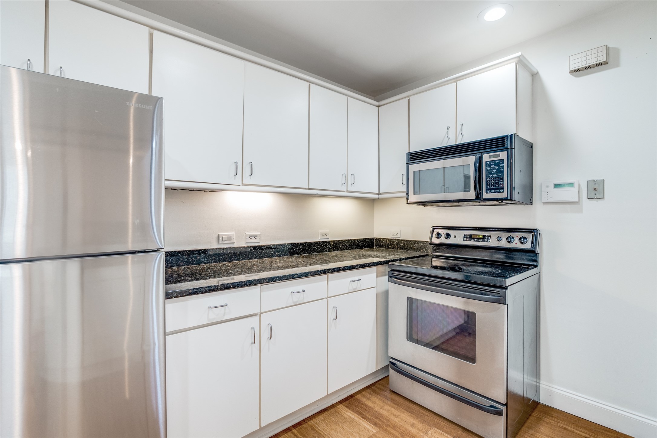 4242 Buena Vista Street Dallas TX 75205