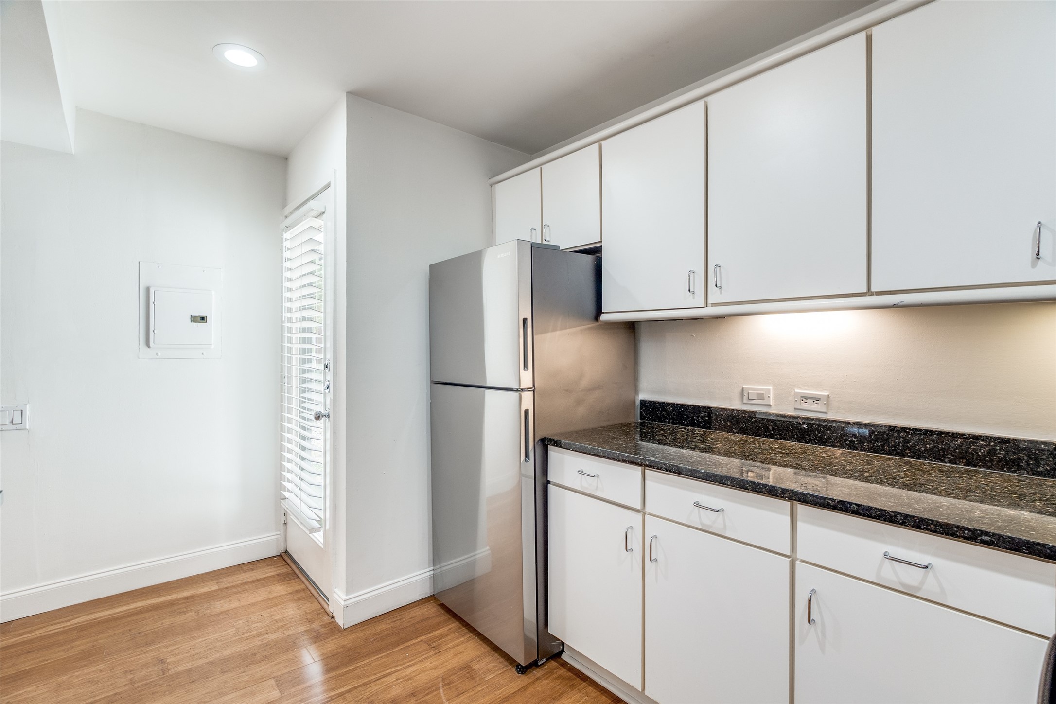 4242 Buena Vista Street Dallas TX 75205