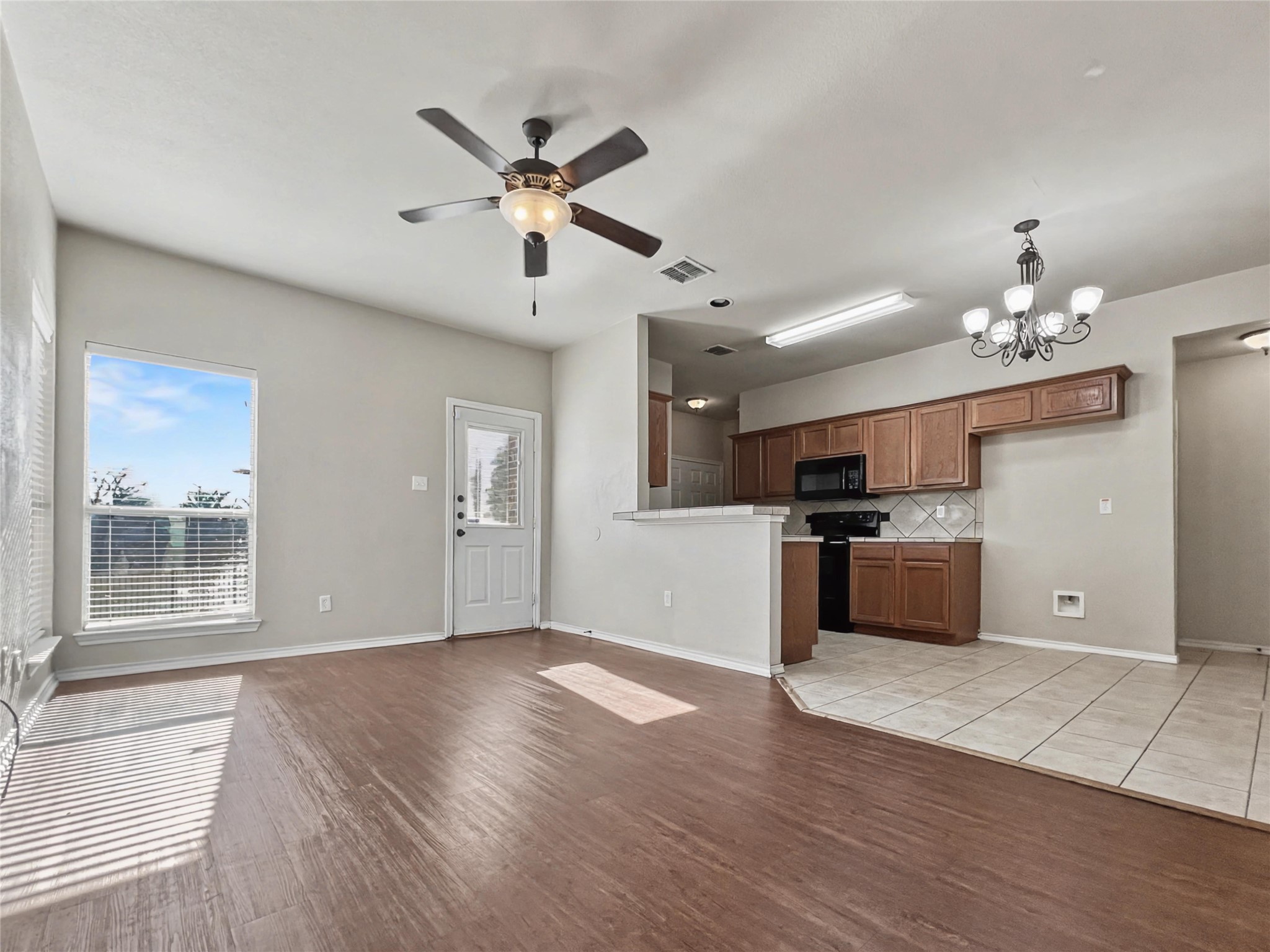 1301 Piedmont Mansfield TX 76063