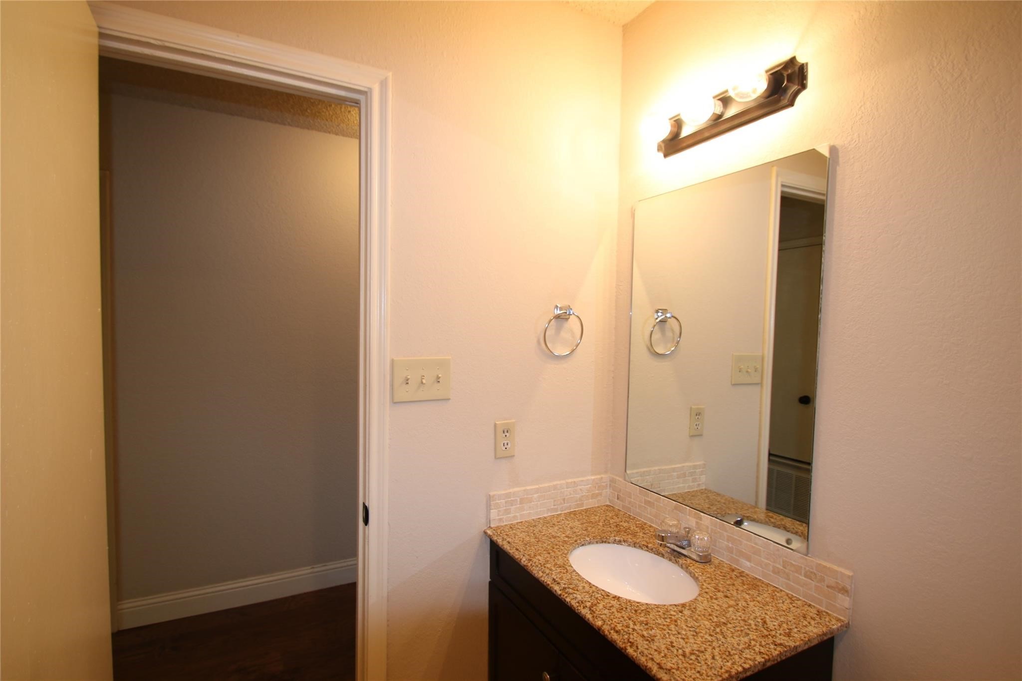7204 NE Loop 820 North Richland Hills TX 76180