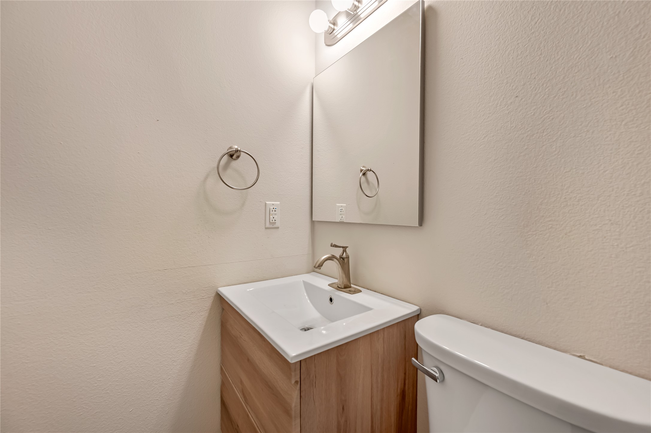 3154 Brincrest Drive Farmers Branch TX 75234