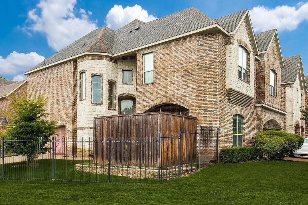 2203 Kirby Street Dallas TX 75204