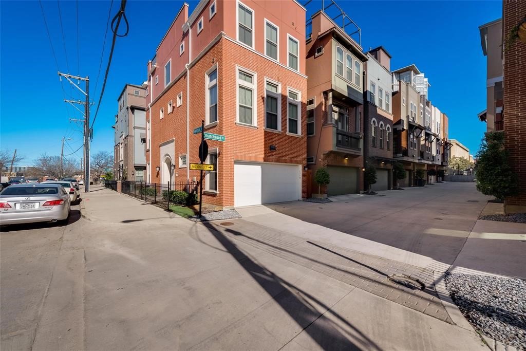 1310 Branchwood Place Dallas TX 75215