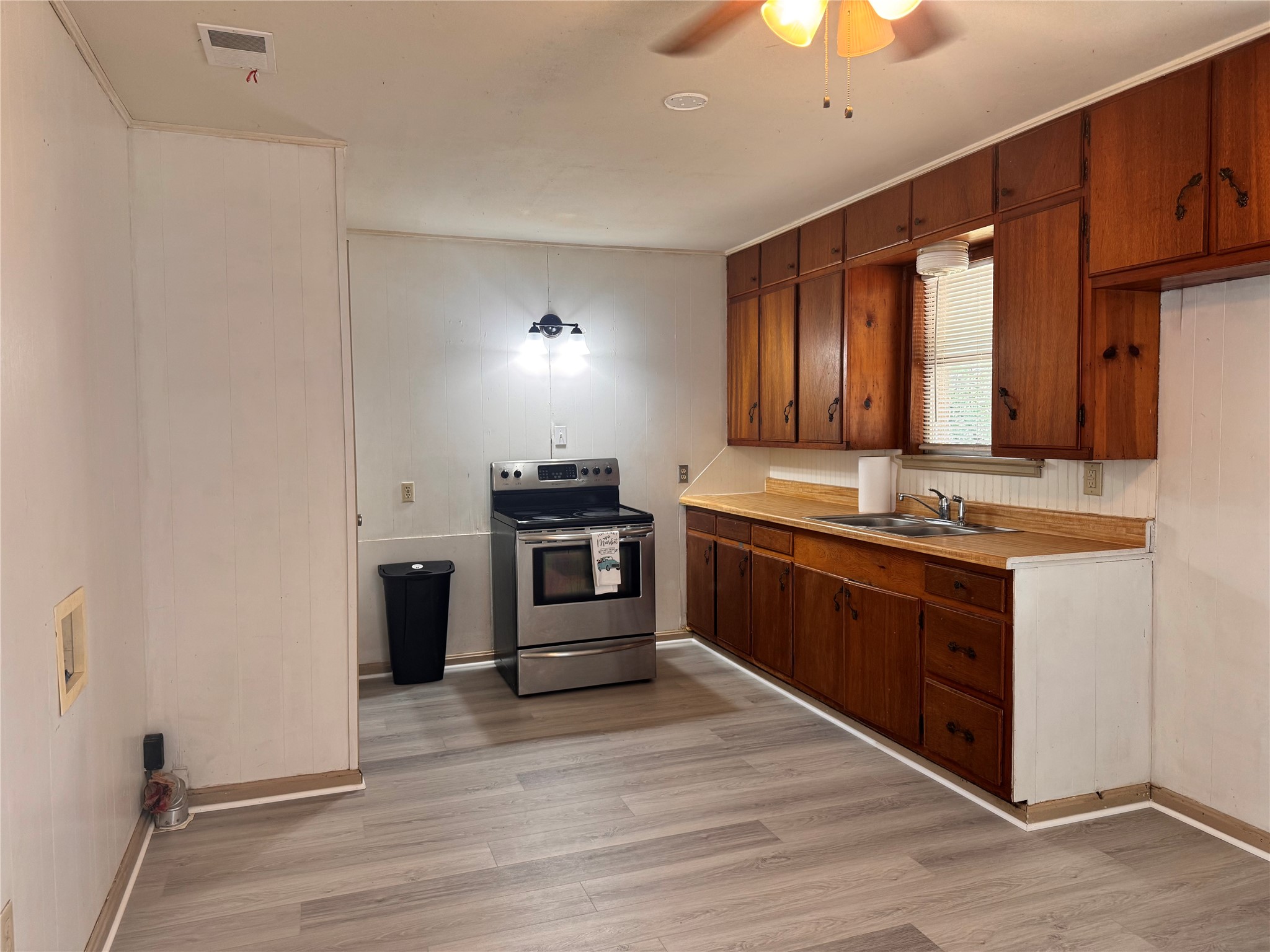 512 S Colorado Street Whitney TX 76692