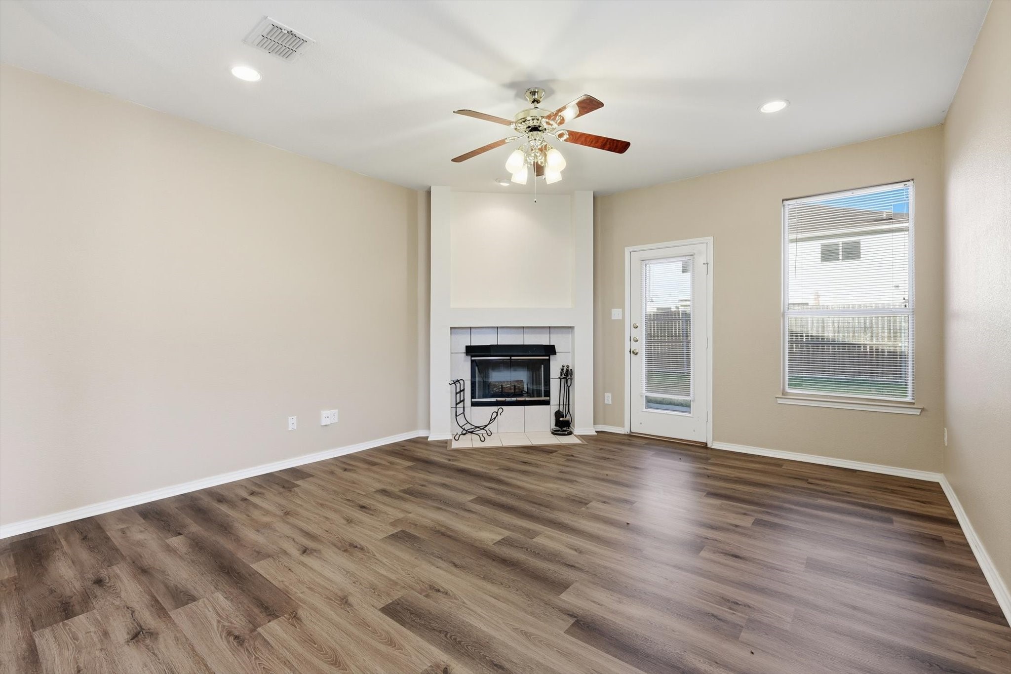 1048 Harriman Drive Saginaw TX 76131