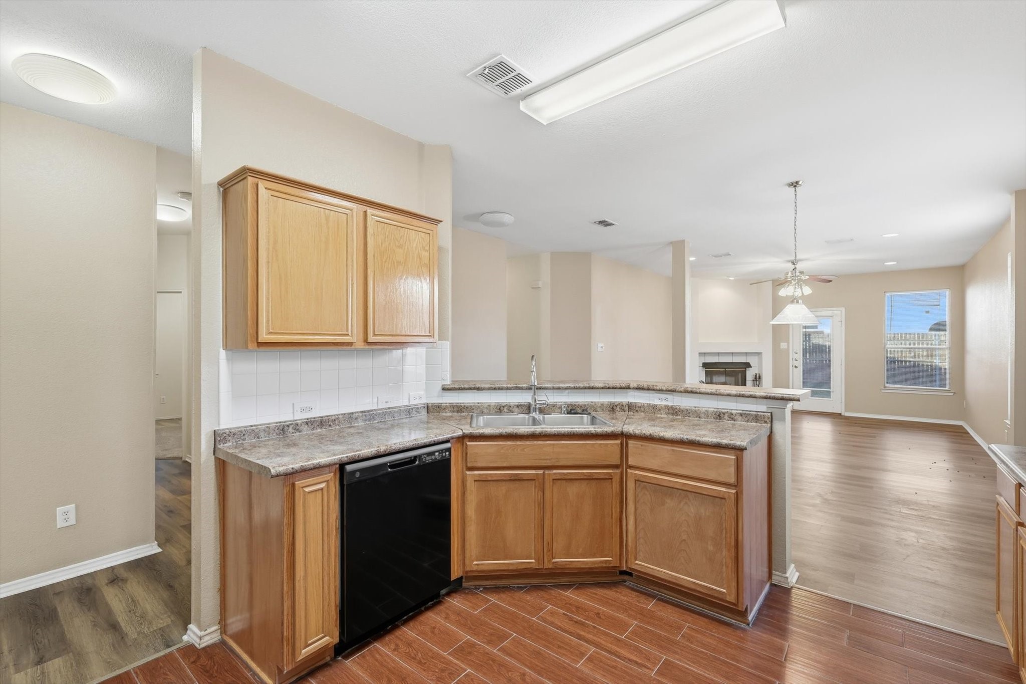 1048 Harriman Drive Saginaw TX 76131