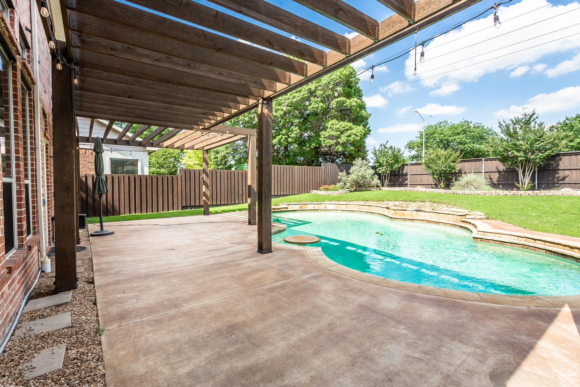4738 Coyote Trail Dallas TX 75227