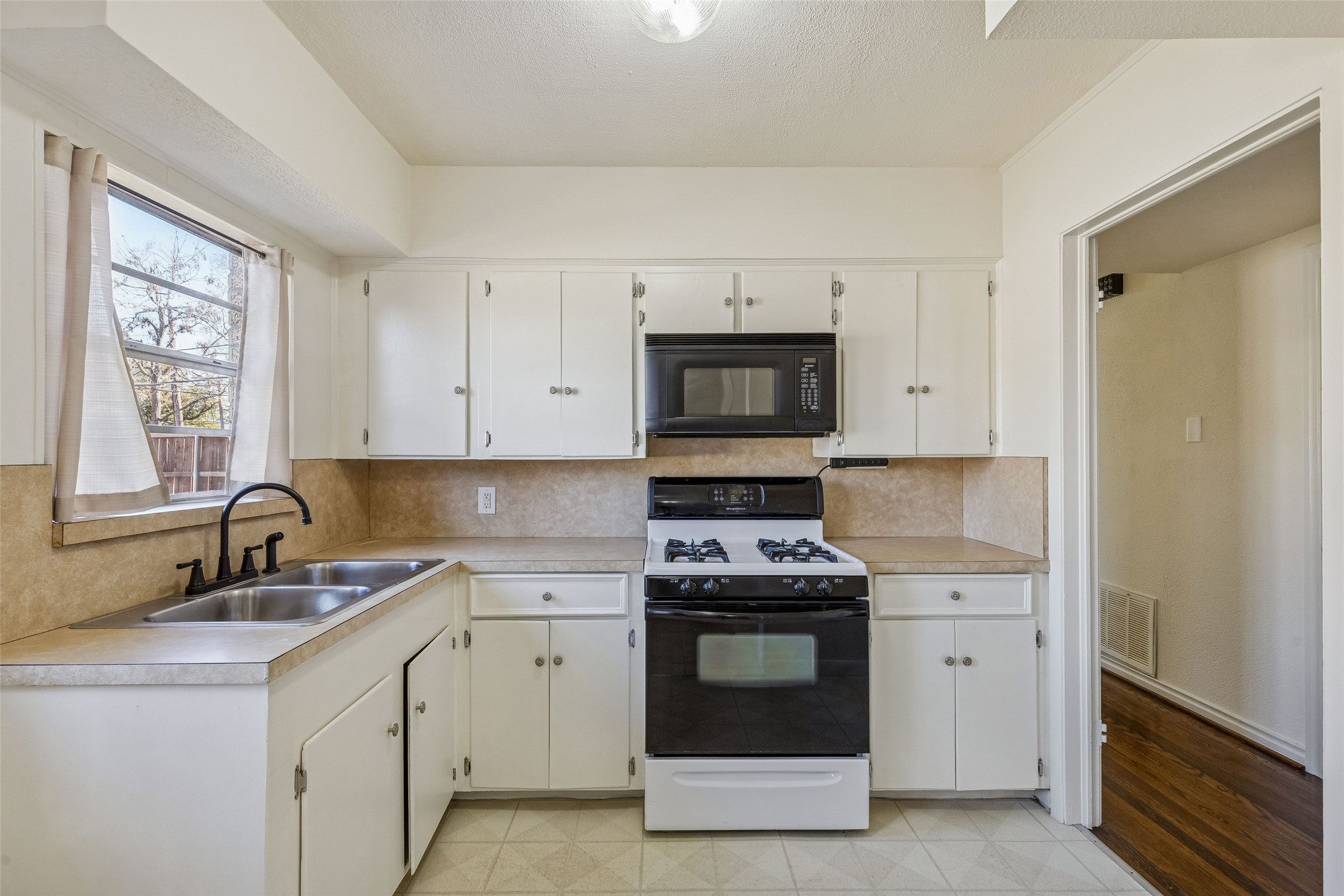 6341 Sudbury Drive Dallas TX 75214