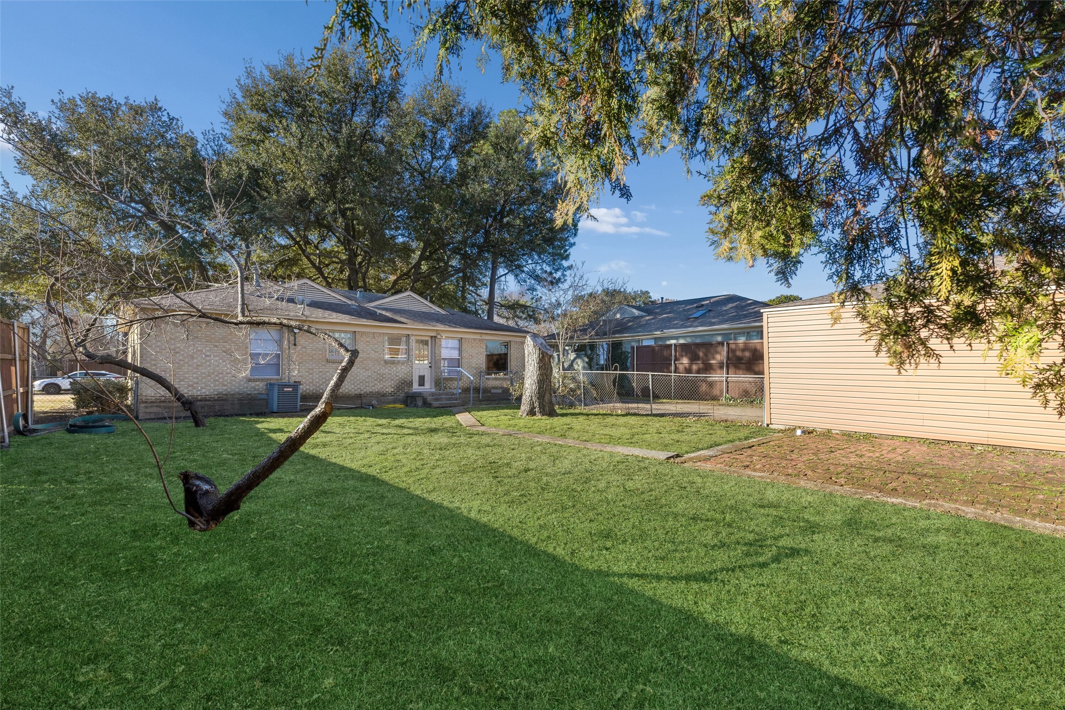 6341 Sudbury Drive Dallas TX 75214