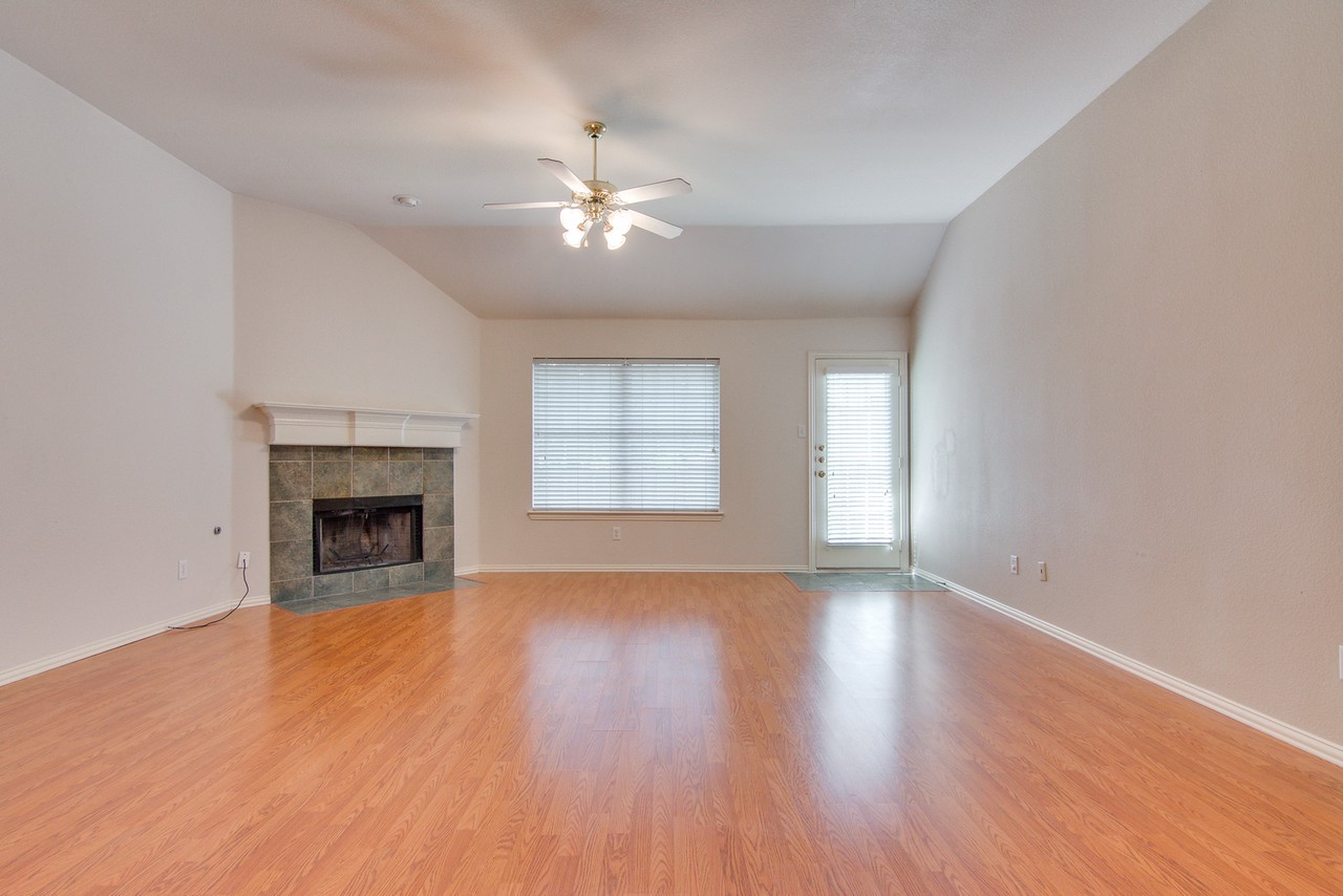 1133 Hillwood Drive Saginaw TX 76179
