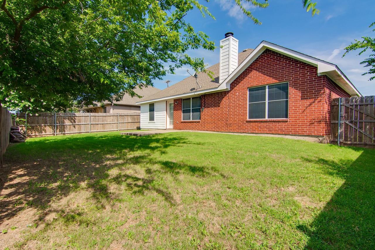 1133 Hillwood Drive Saginaw TX 76179