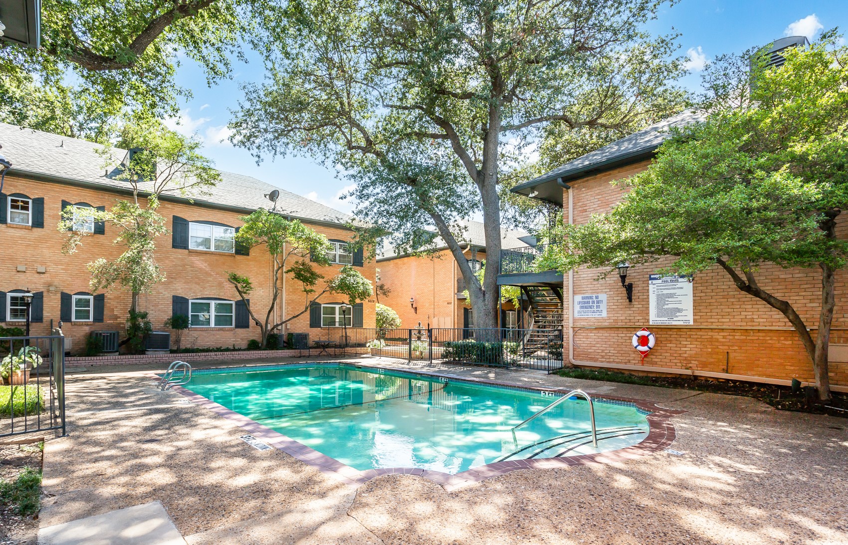 6015 E University Boulevard E Dallas TX 75206