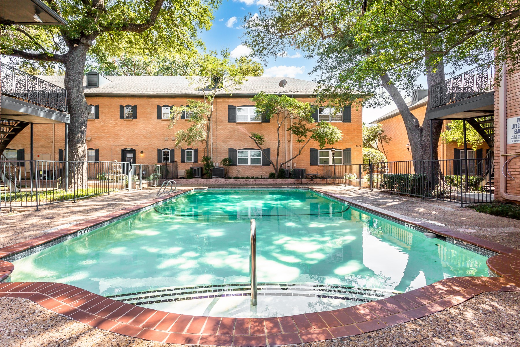 6015 E University Boulevard E Dallas TX 75206