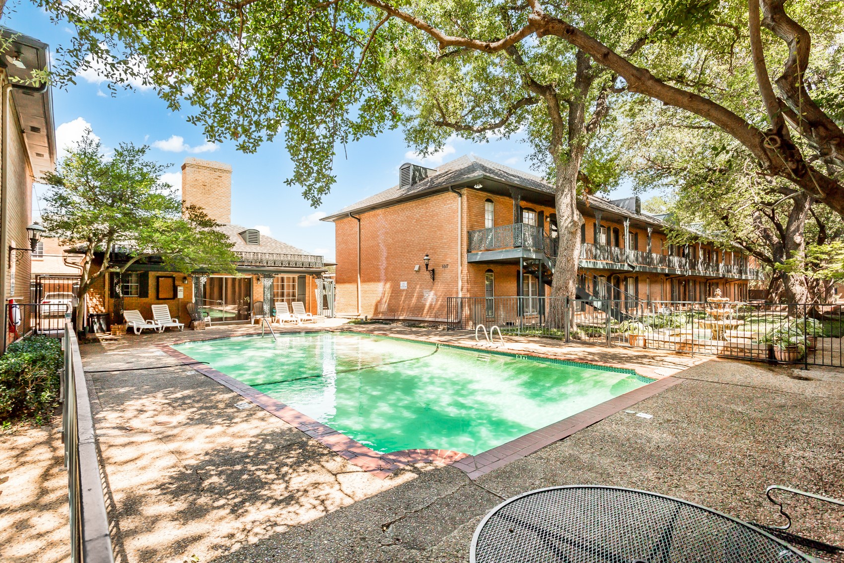 6015 E University Boulevard E Dallas TX 75206
