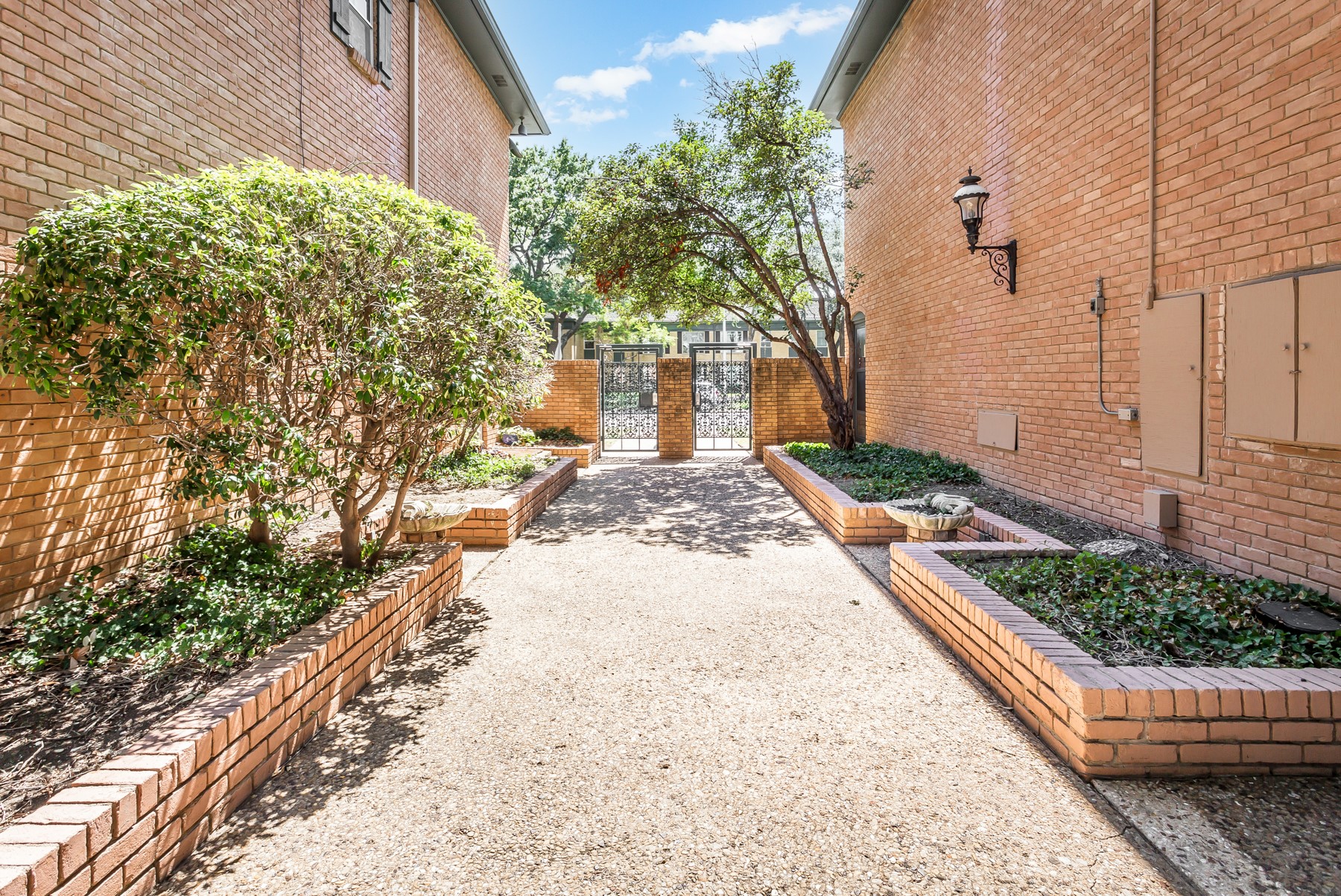 6015 E University Boulevard E Dallas TX 75206