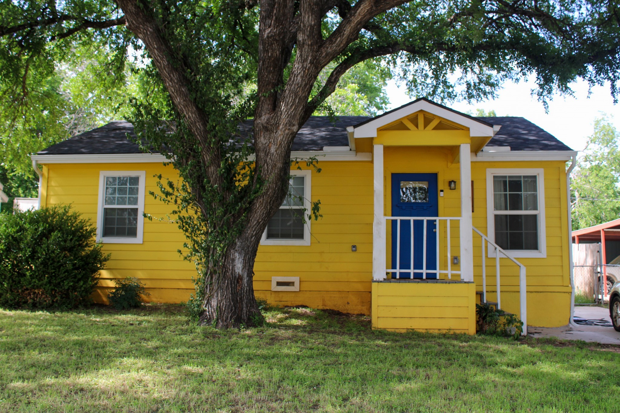 5128 Tulane Avenue River Oaks TX 76114