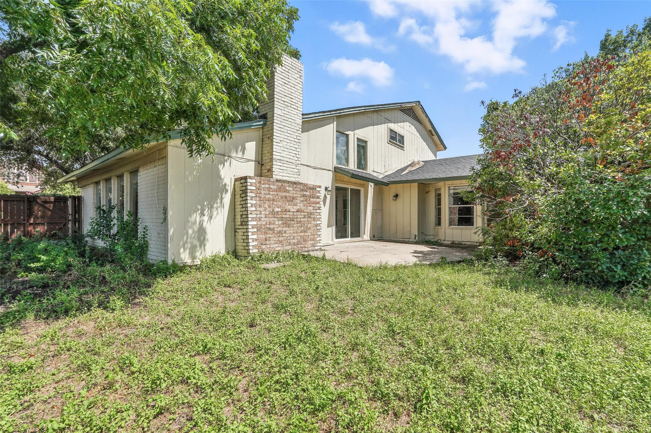 2411 Meadow Creek Drive Carrollton TX 75006