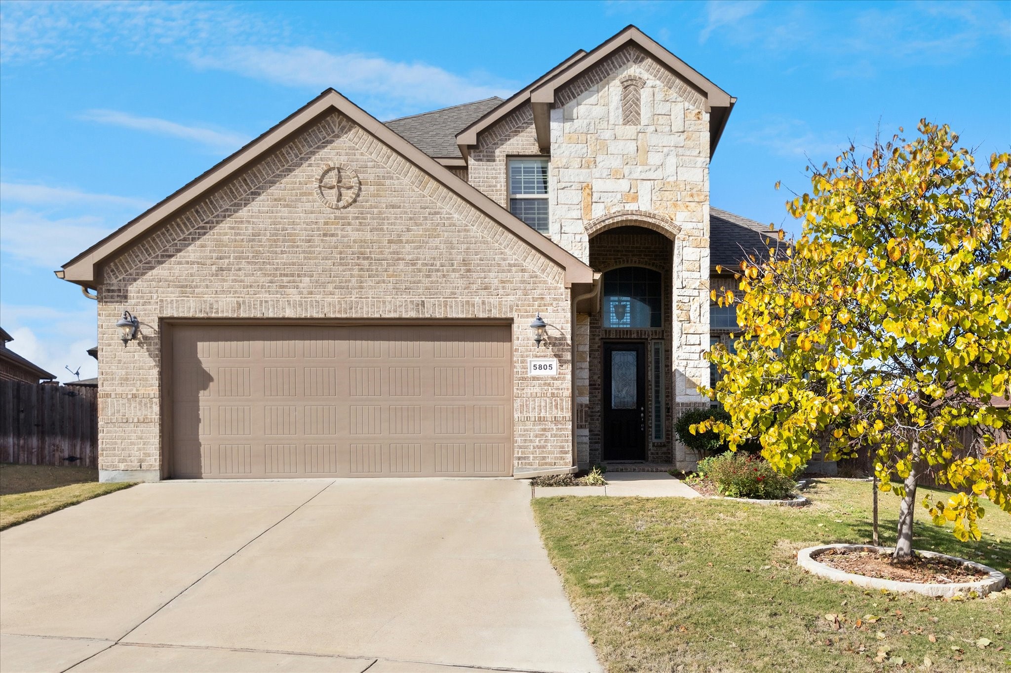 5805 Canyon Oaks Lane Fort Worth TX 76137