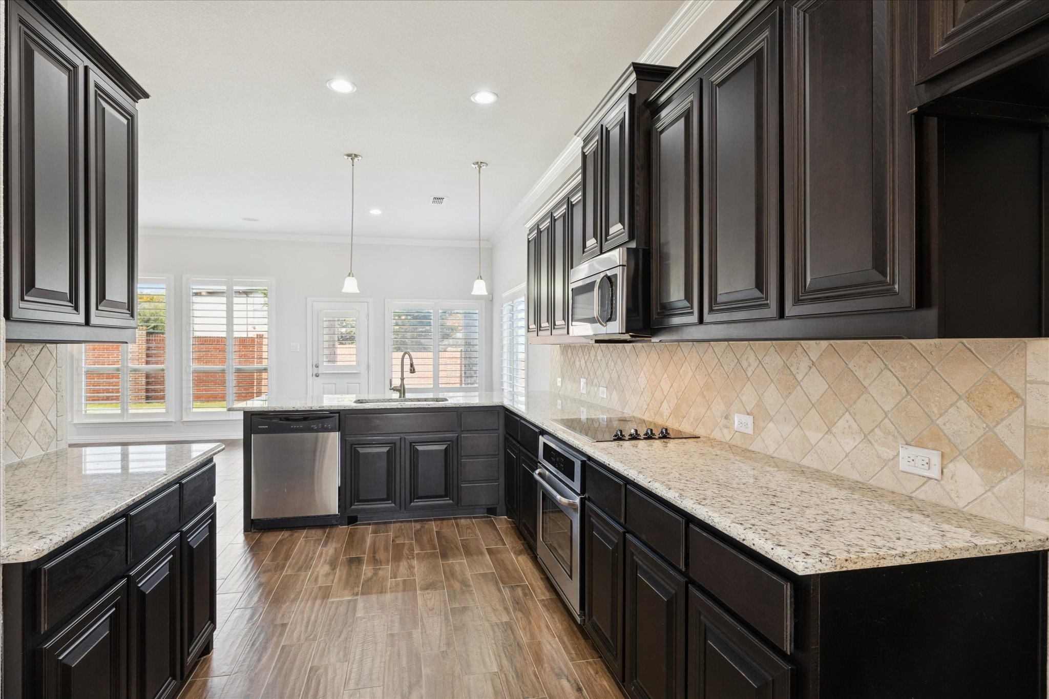 5805 Canyon Oaks Lane Fort Worth TX 76137