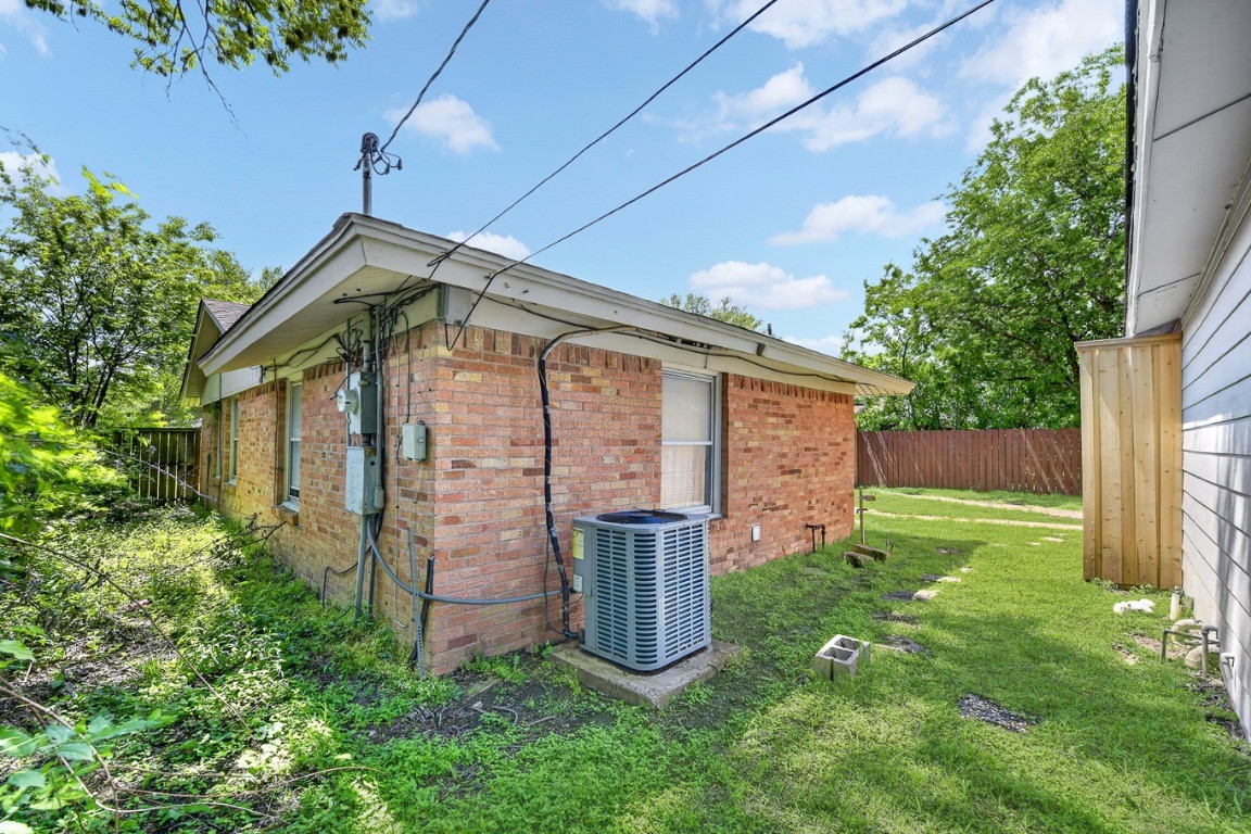 2539 Hillsboro Avenue Dallas TX 75228