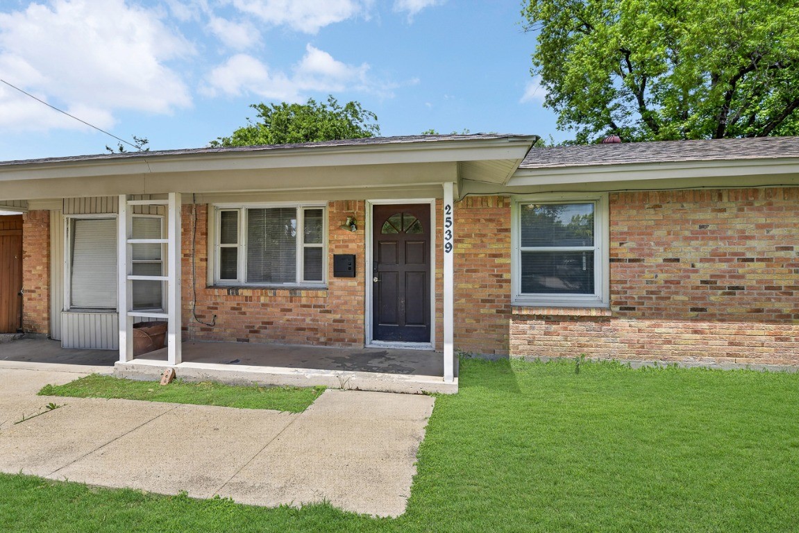 2539 Hillsboro Avenue Dallas TX 75228