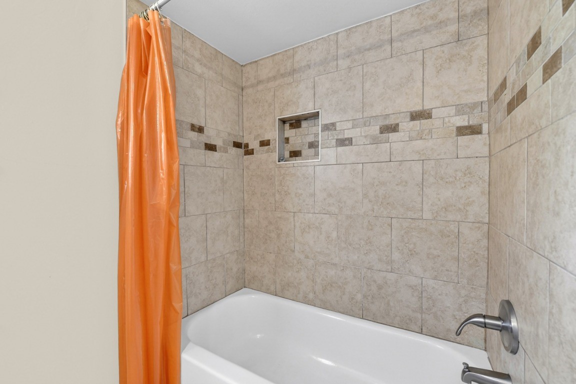 2539 Hillsboro Avenue Dallas TX 75228