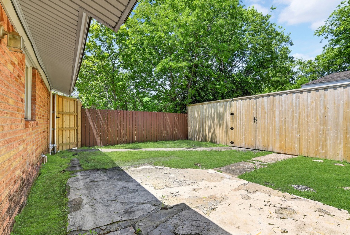 2539 Hillsboro Avenue Dallas TX 75228