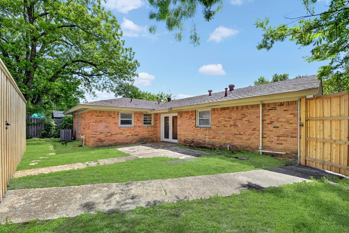 2539 Hillsboro Avenue Dallas TX 75228