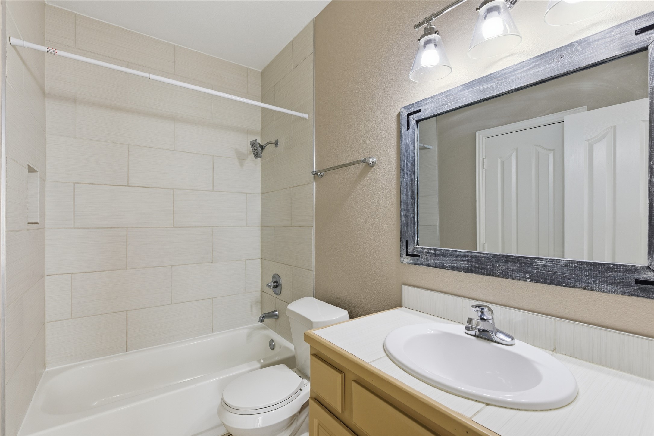 609 E Mcgee Street Sherman TX 75090