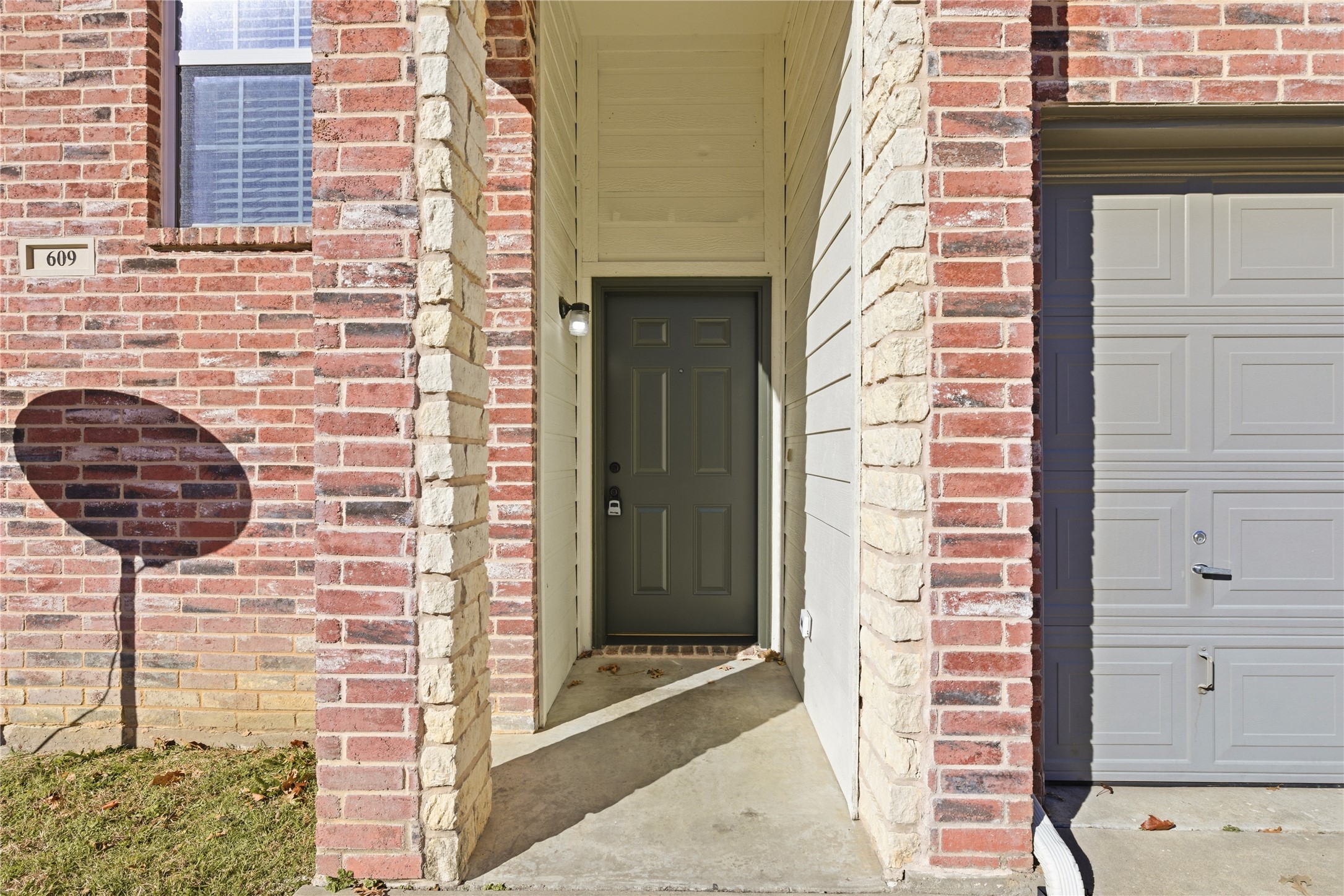 609 E Mcgee Street Sherman TX 75090