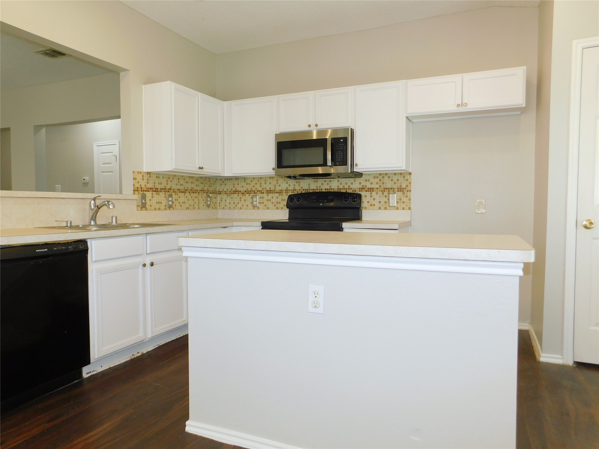 1648 Crown Point Drive Little Elm TX 75036