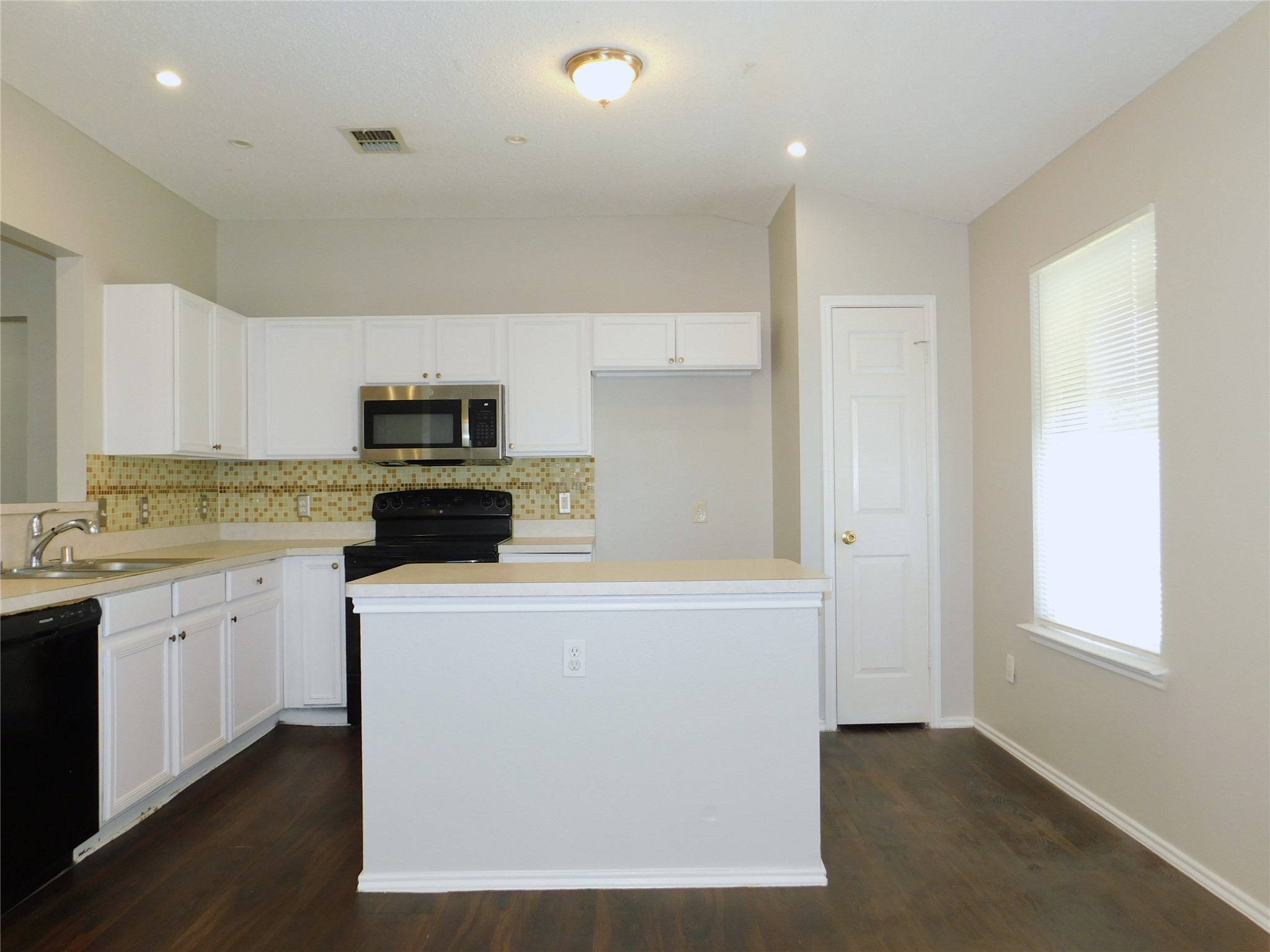 1648 Crown Point Drive Little Elm TX 75036
